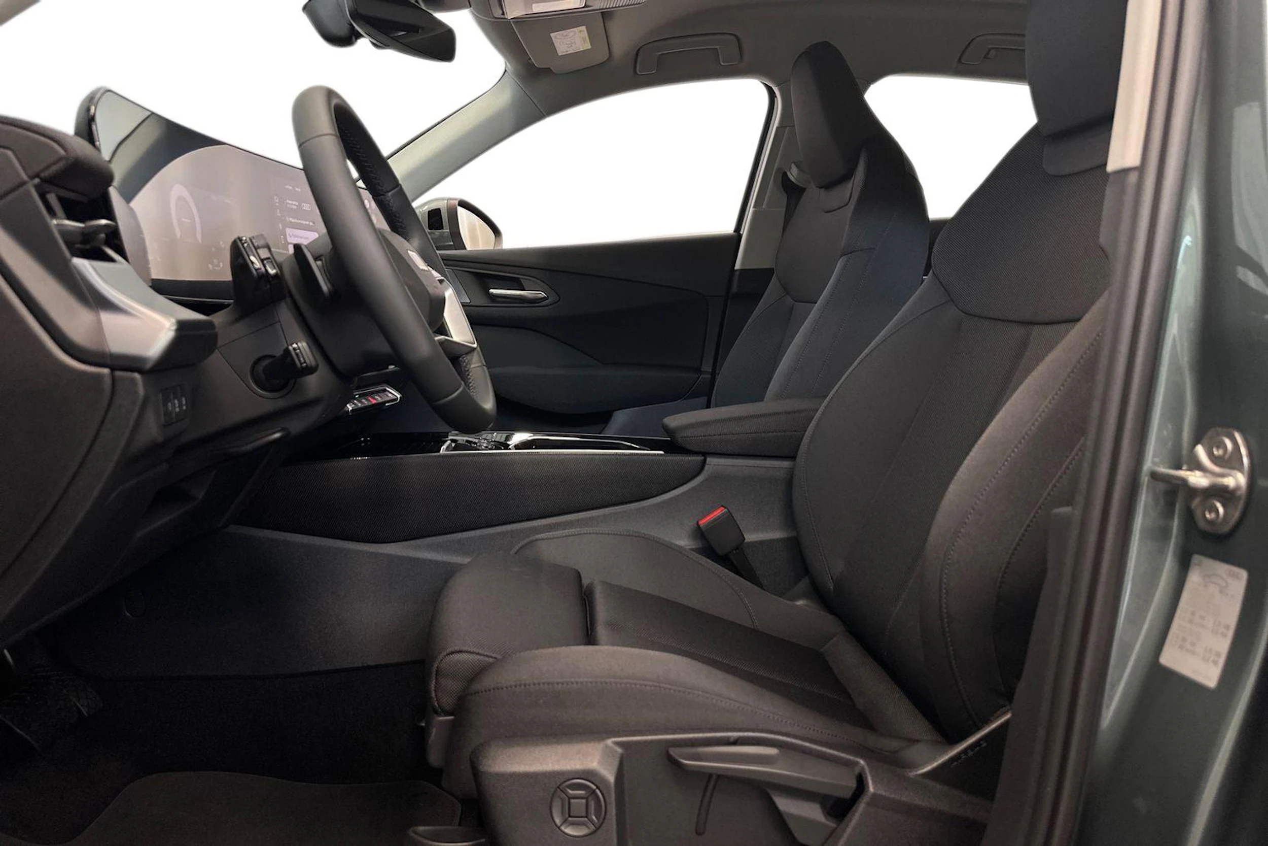 sage vihreä Audi Q3 2026 kuva 7.