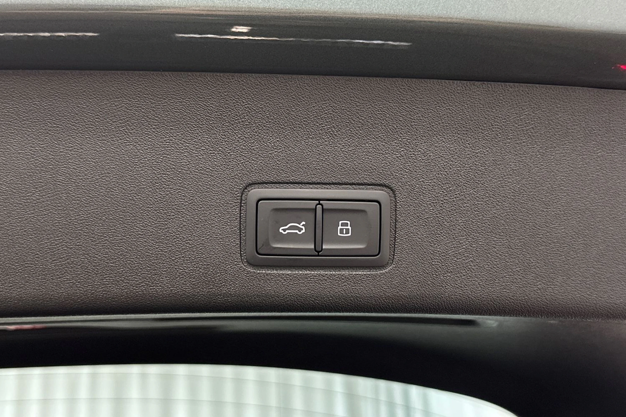 sage vihreä Audi Q3 2026 kuva 13.