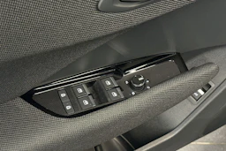 sage vihreä Audi Q3 2026 kuva 14.