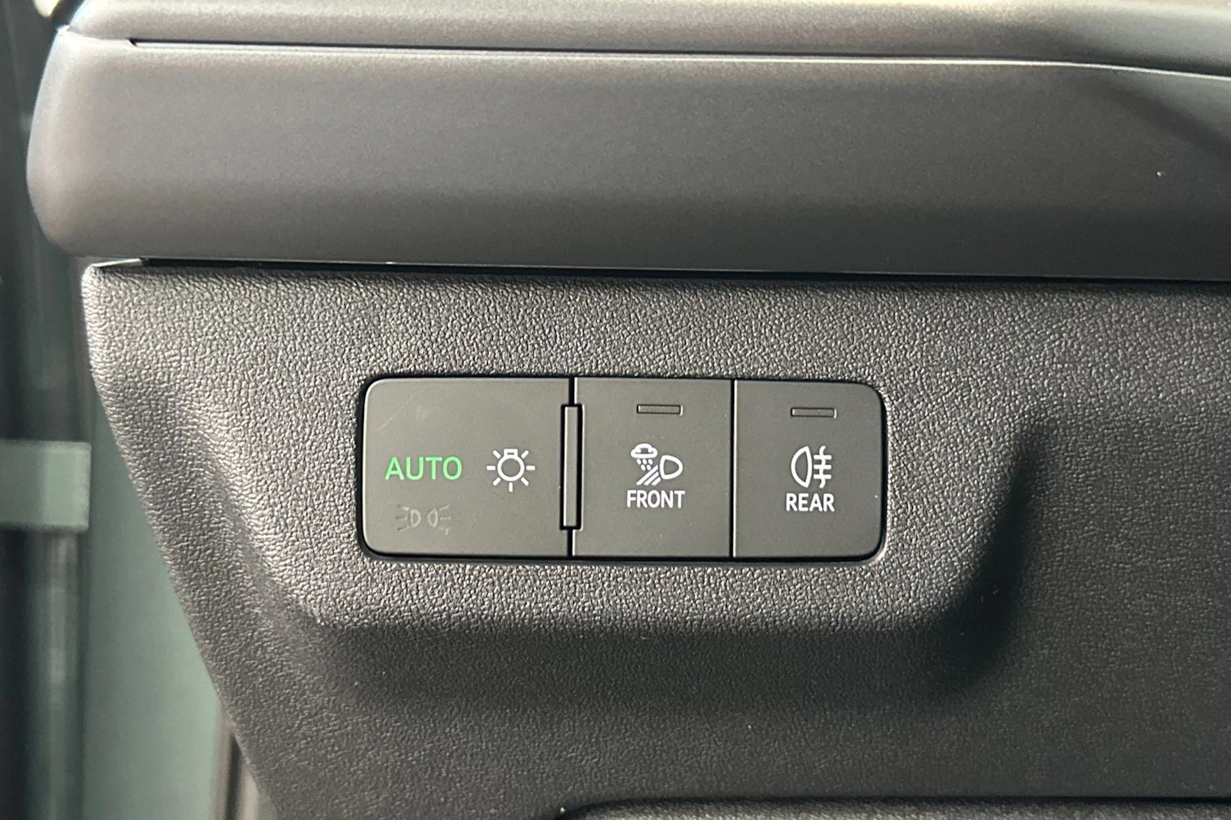 sage vihreä Audi Q3 2026 kuva 16.