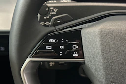 sage vihreä Audi Q3 2026 kuva 17.