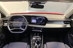 progressive punainen Audi Q3 2026 kuva 12.