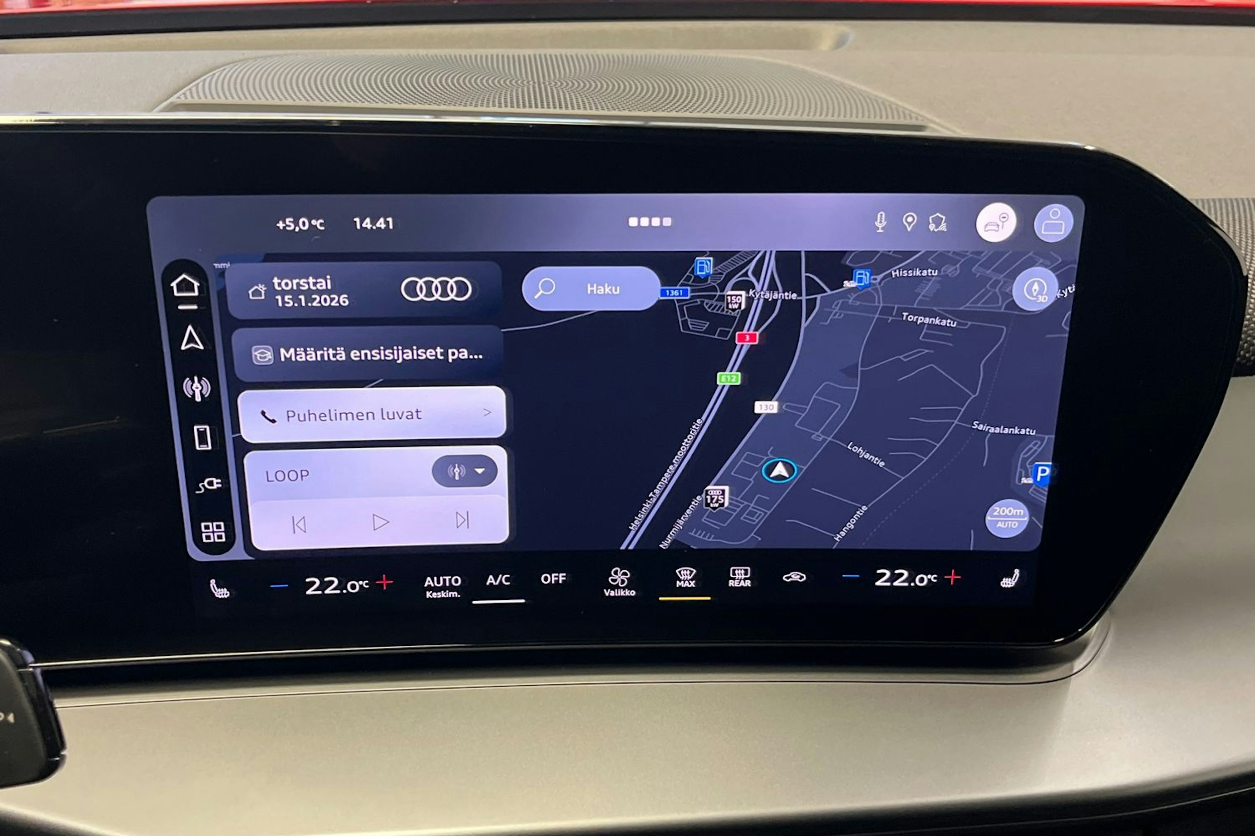 progressive punainen Audi Q3 2026 kuva 16.