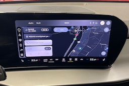 progressive punainen Audi Q3 2026 kuva 16.