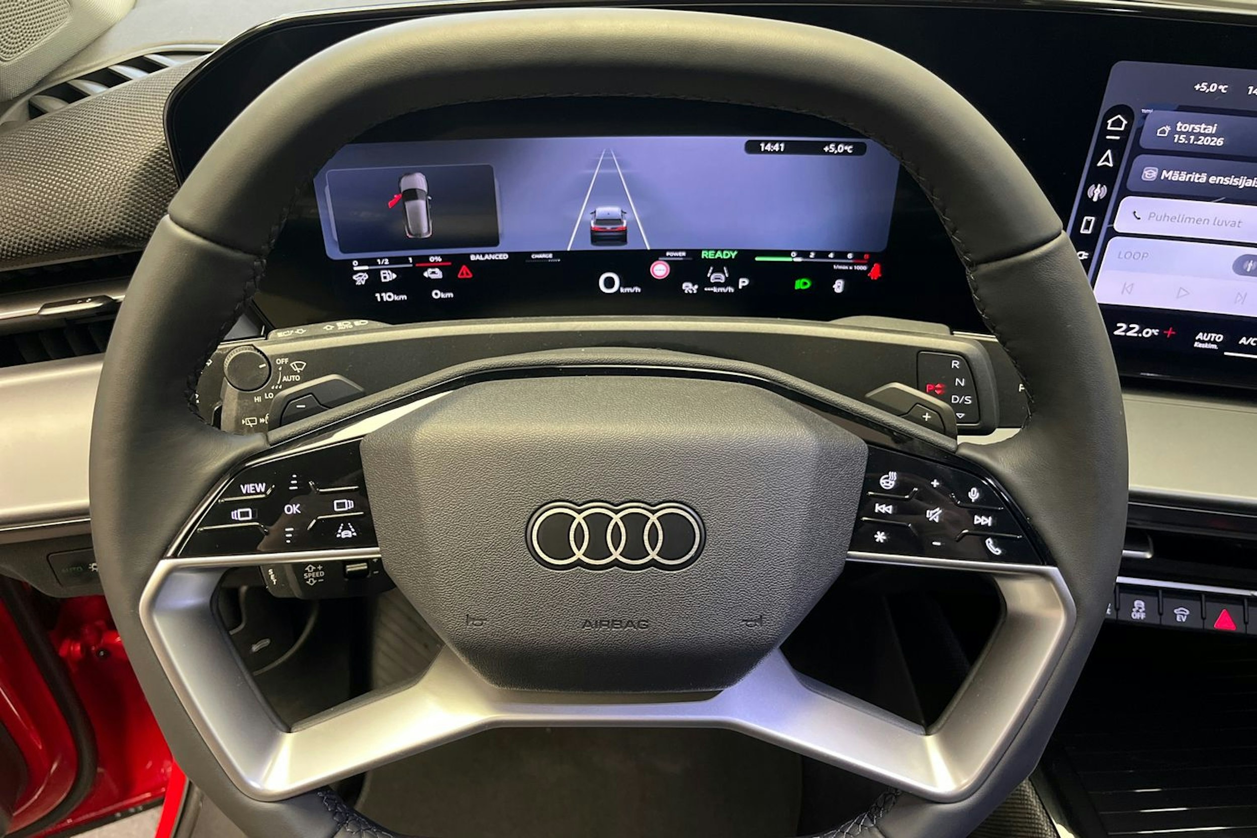 progressive punainen Audi Q3 2026 kuva 17.