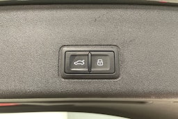 vihreä Audi Q3 2026 kuva 12.