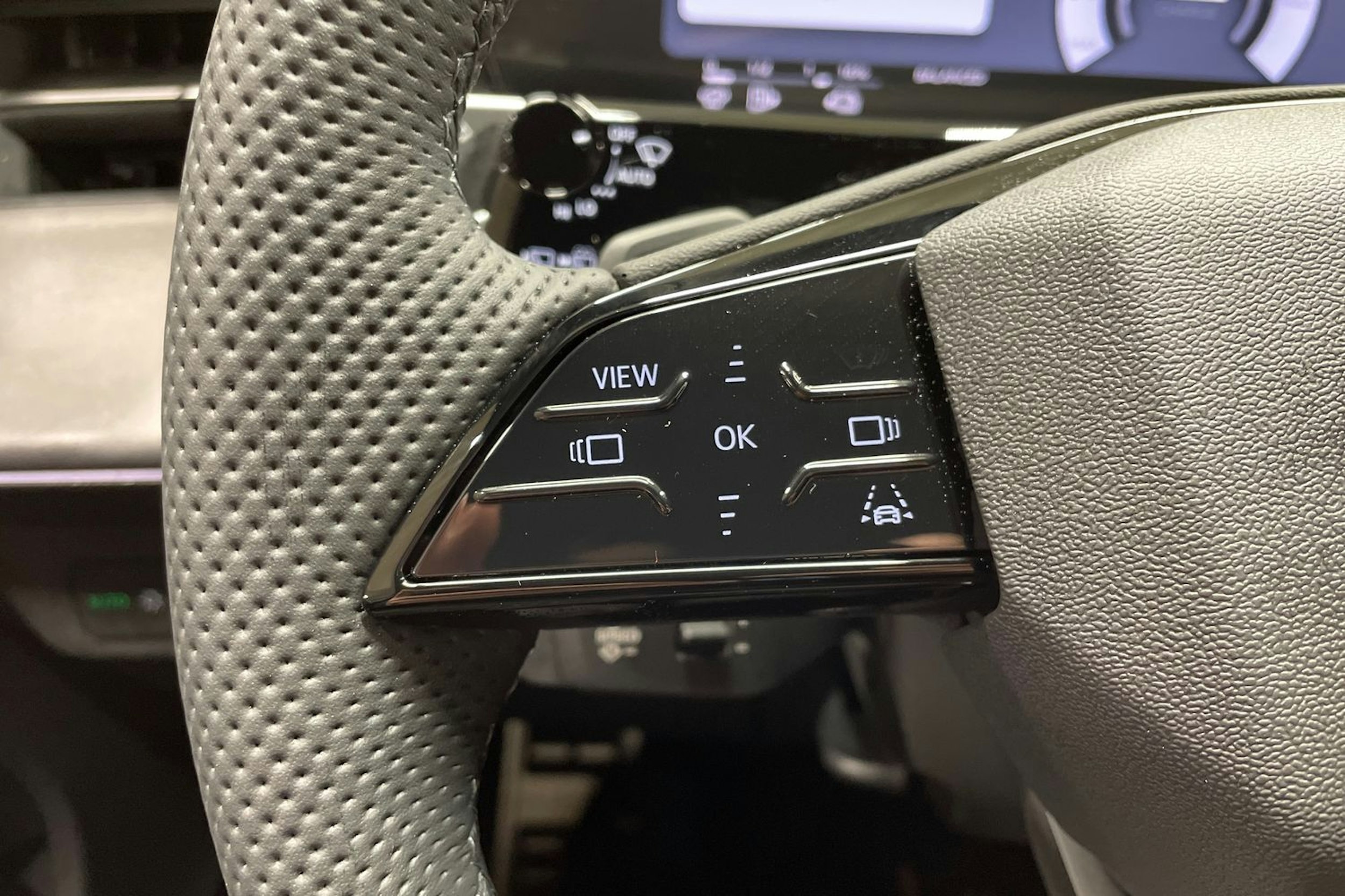 vihreä Audi Q3 2026 kuva 13.