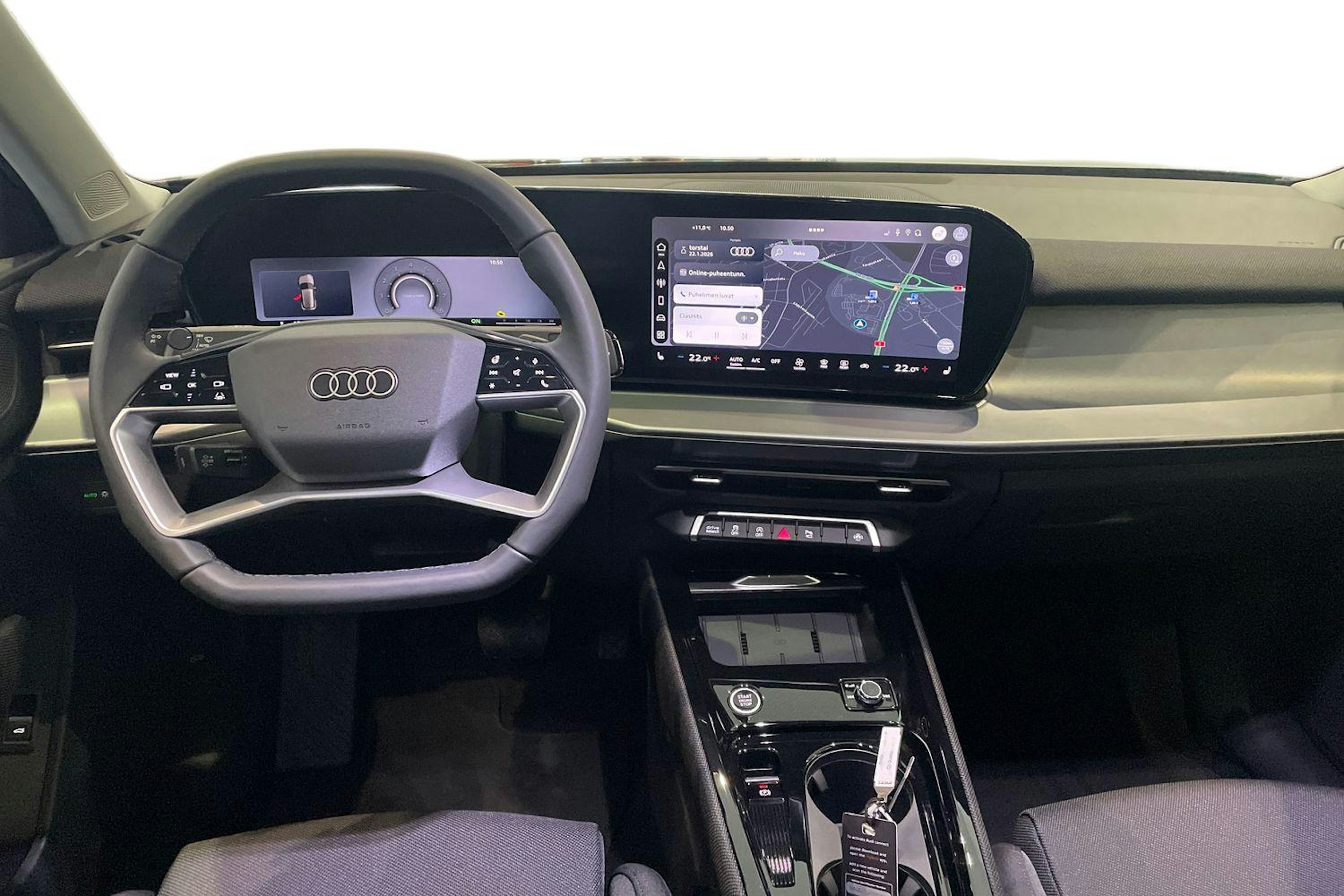 musta Audi Q3 2026 kuva 7.