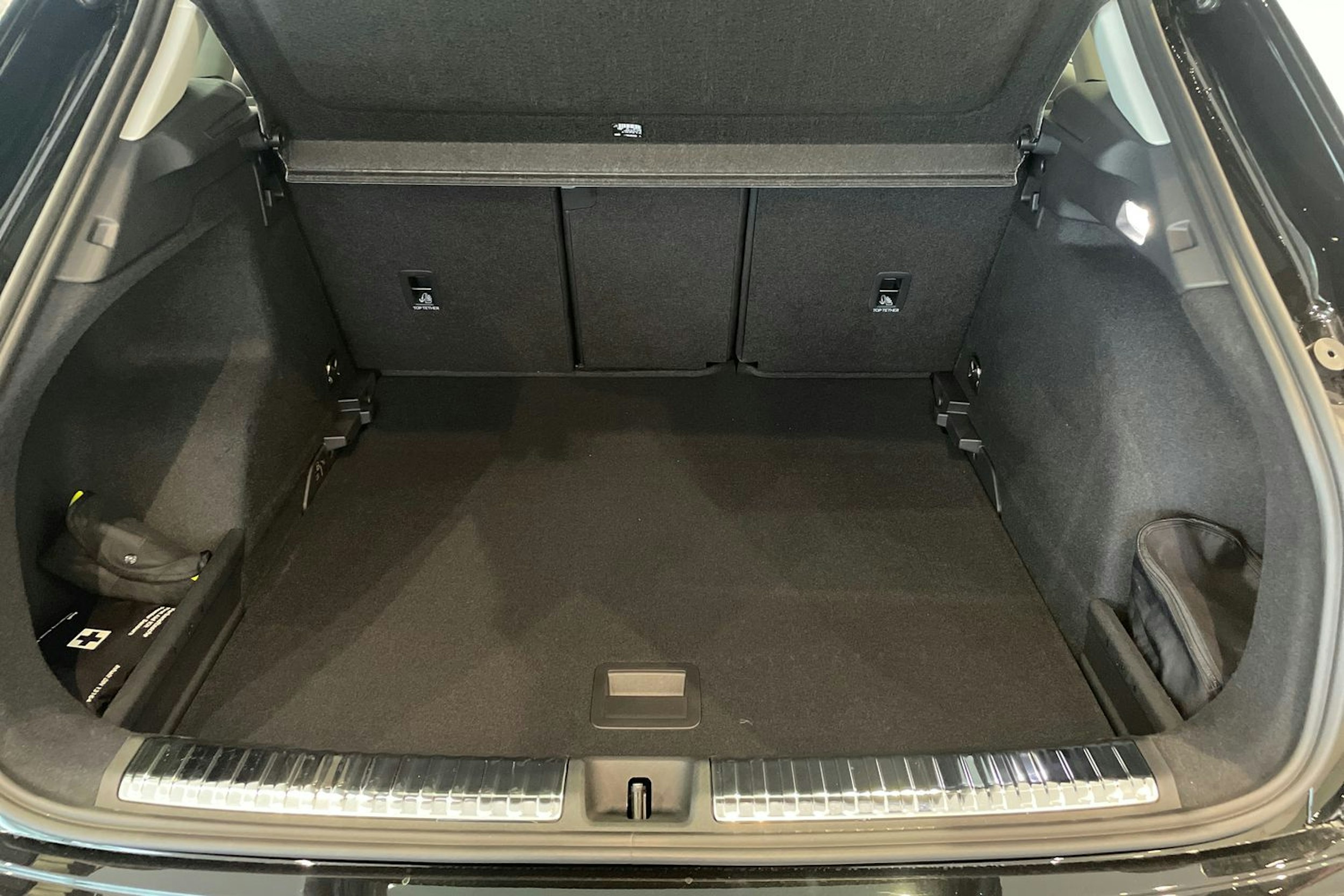 musta Audi Q3 2026 kuva 14.