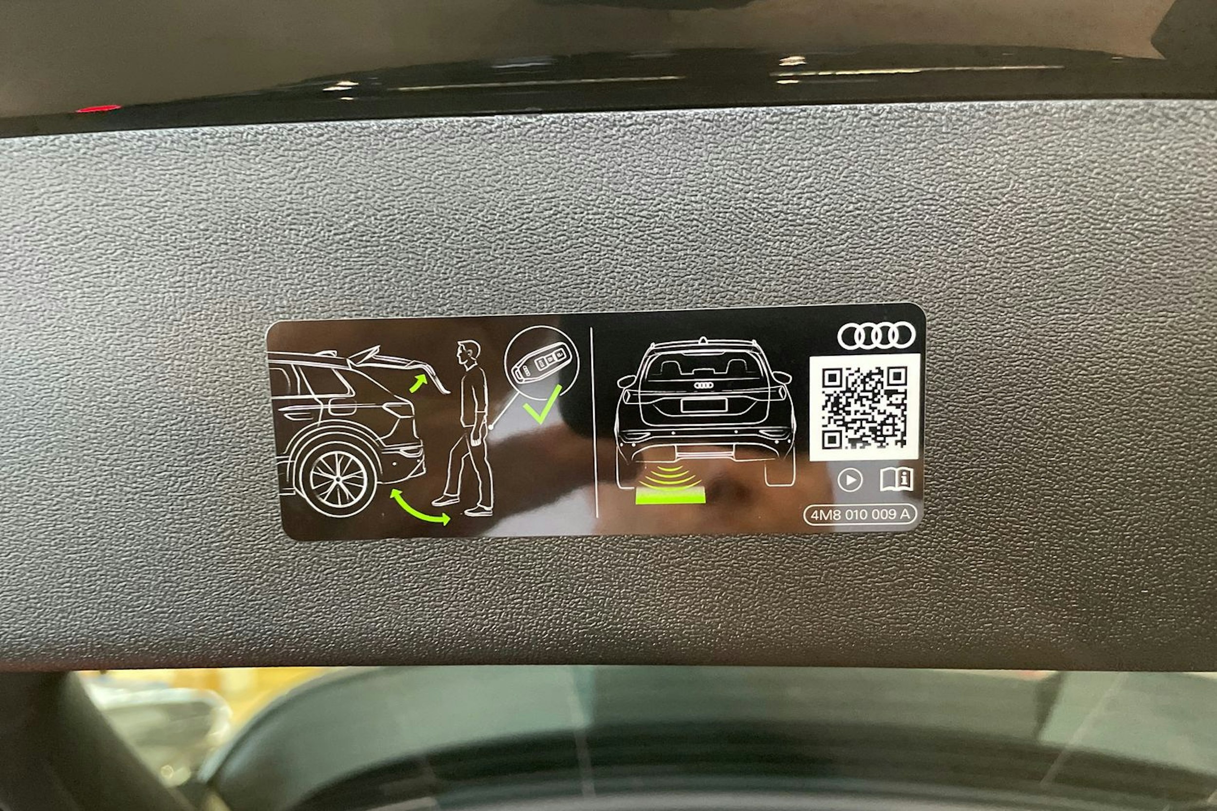 musta Audi Q3 2026 kuva 16.