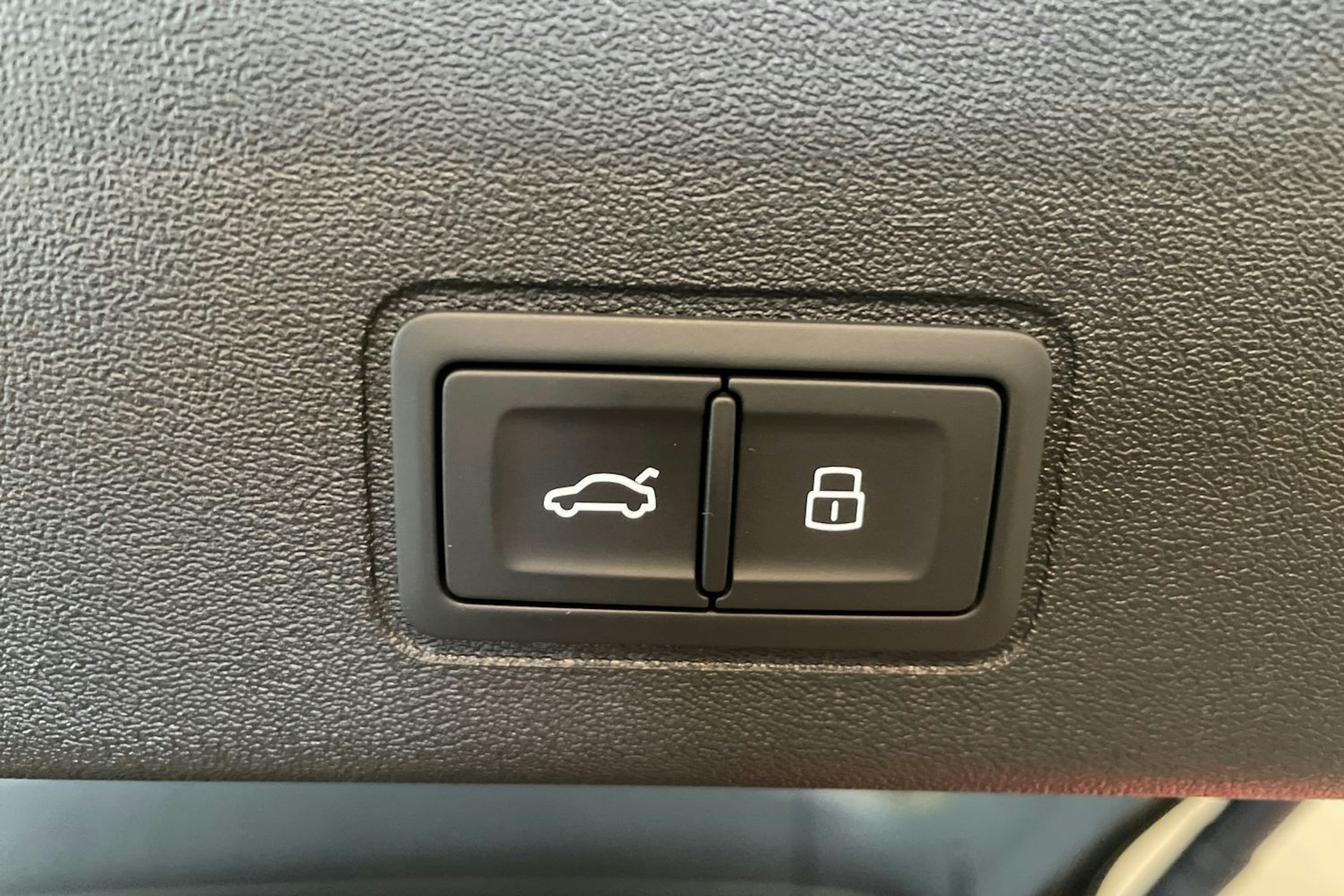 musta Audi Q3 2026 kuva 17.