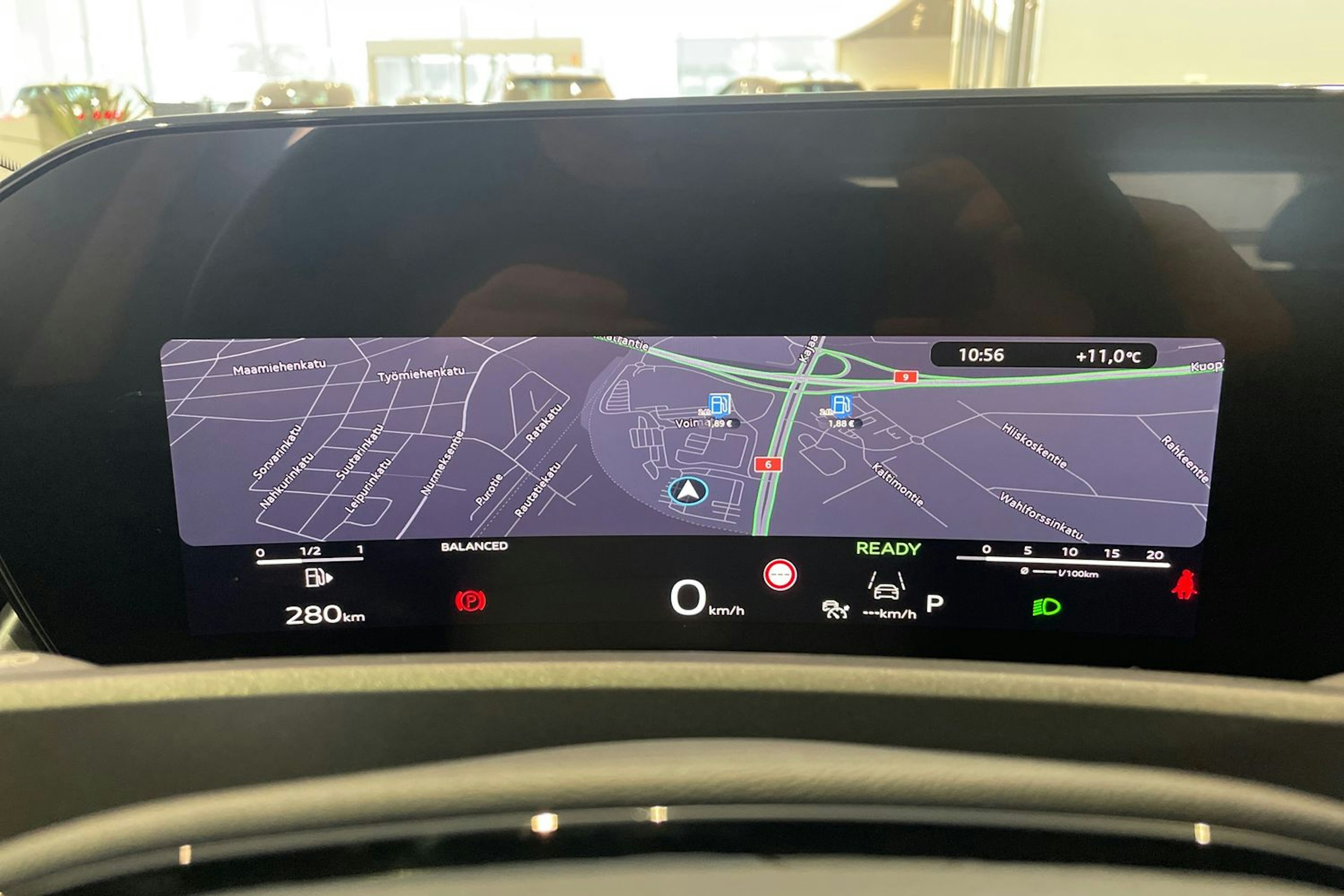 musta Audi Q3 2026 kuva 21.