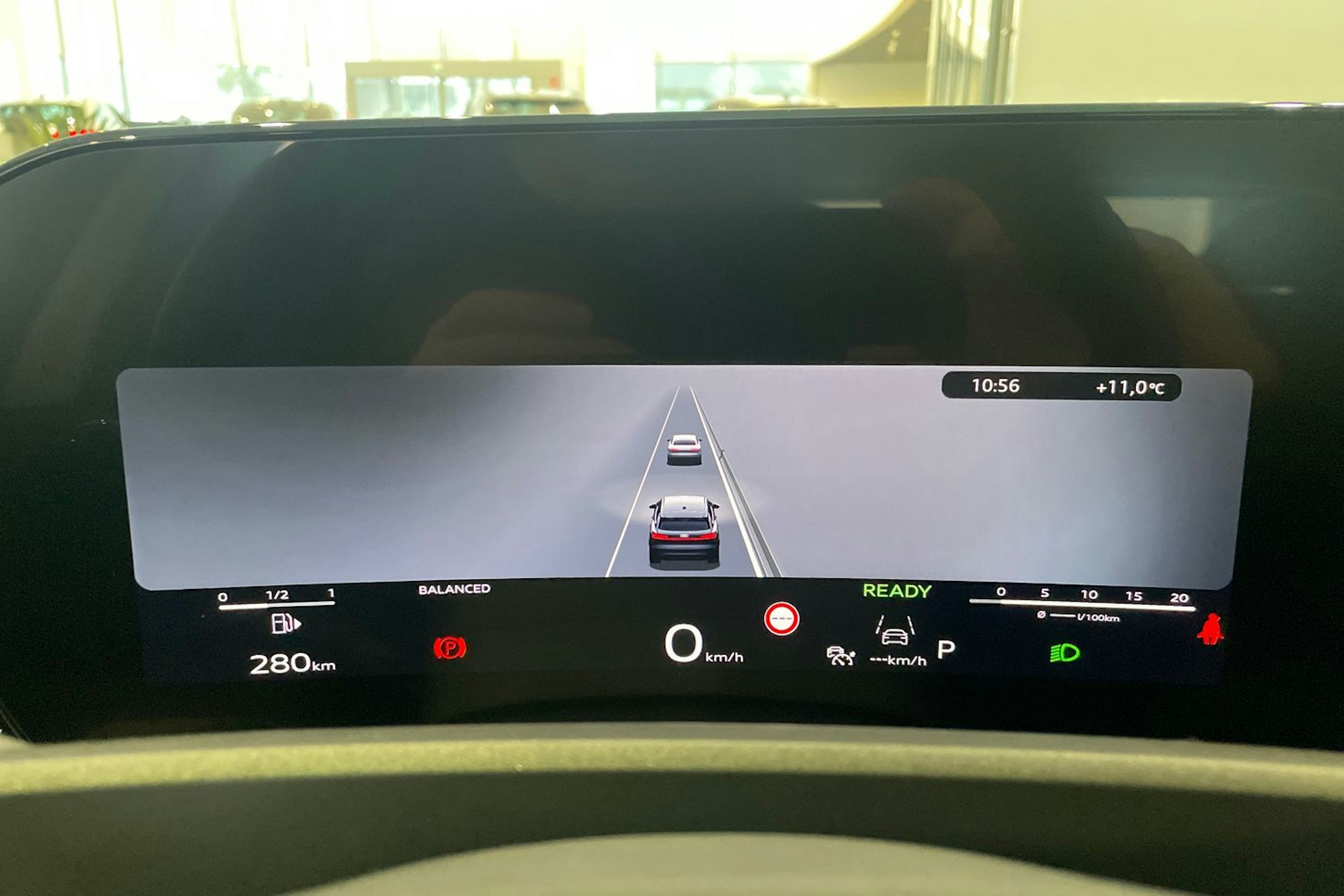 musta Audi Q3 2026 kuva 22.