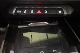 musta Audi Q3 2026 kuva 30.