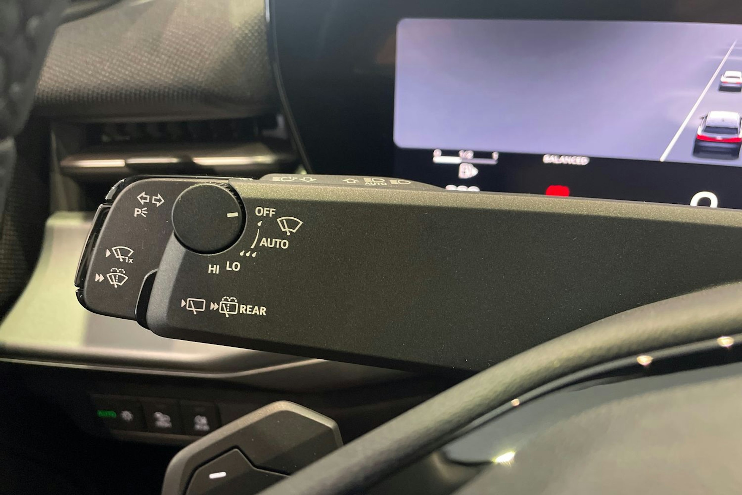 musta Audi Q3 2026 kuva 32.