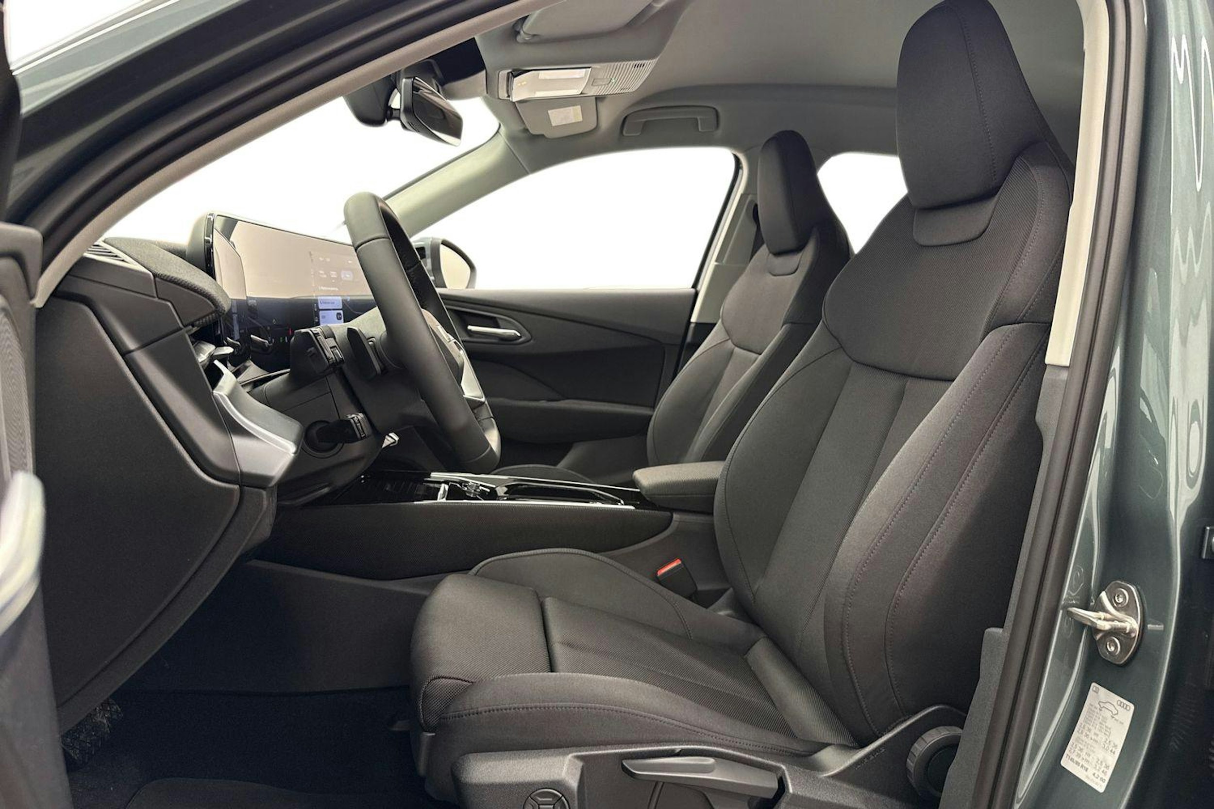 met. vihreä Audi Q3 2026 kuva 8.