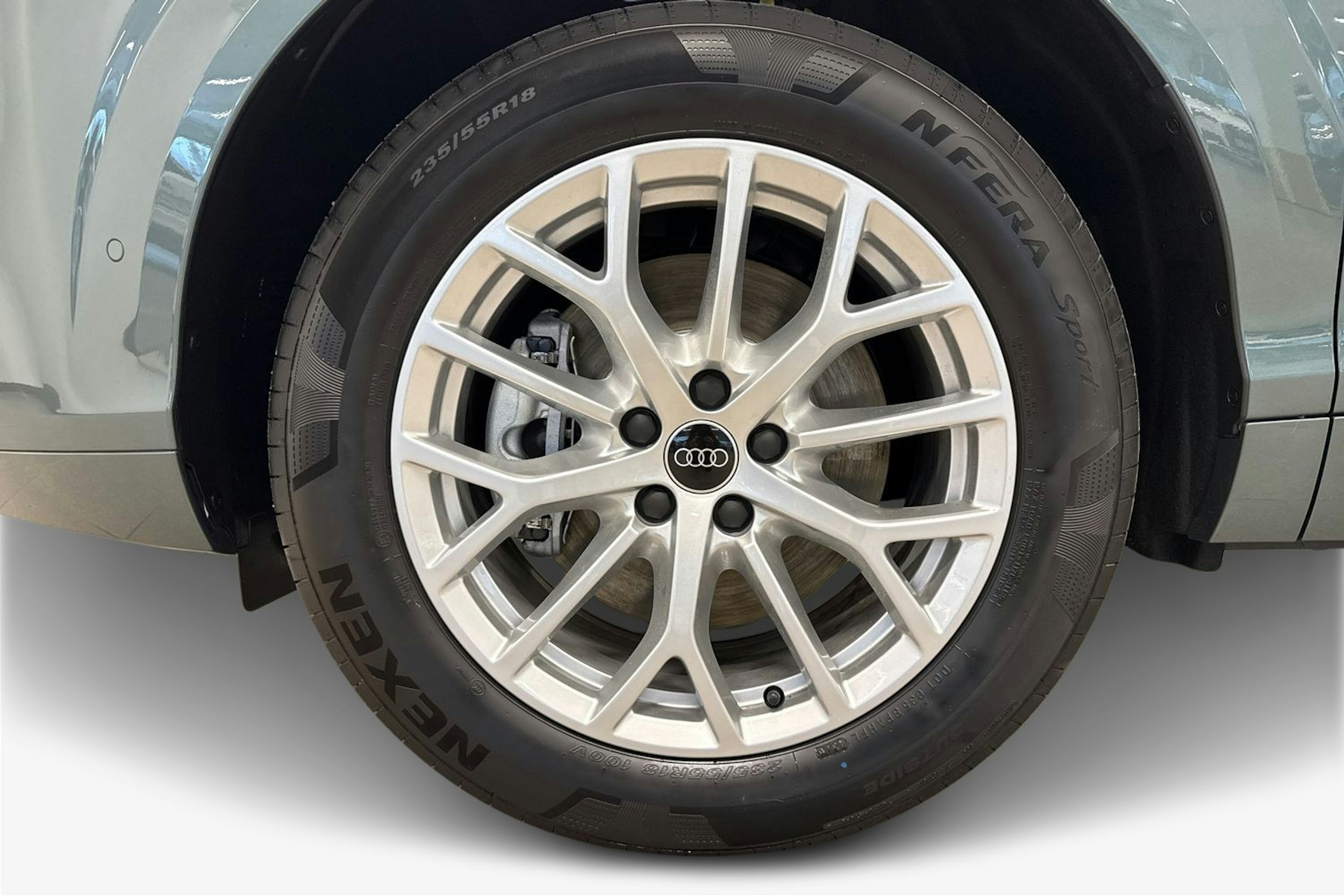 met. vihreä Audi Q3 2026 kuva 9.