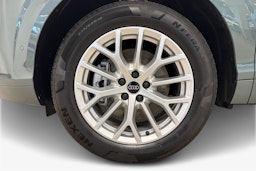 met. vihreä Audi Q3 2026 kuva 9.