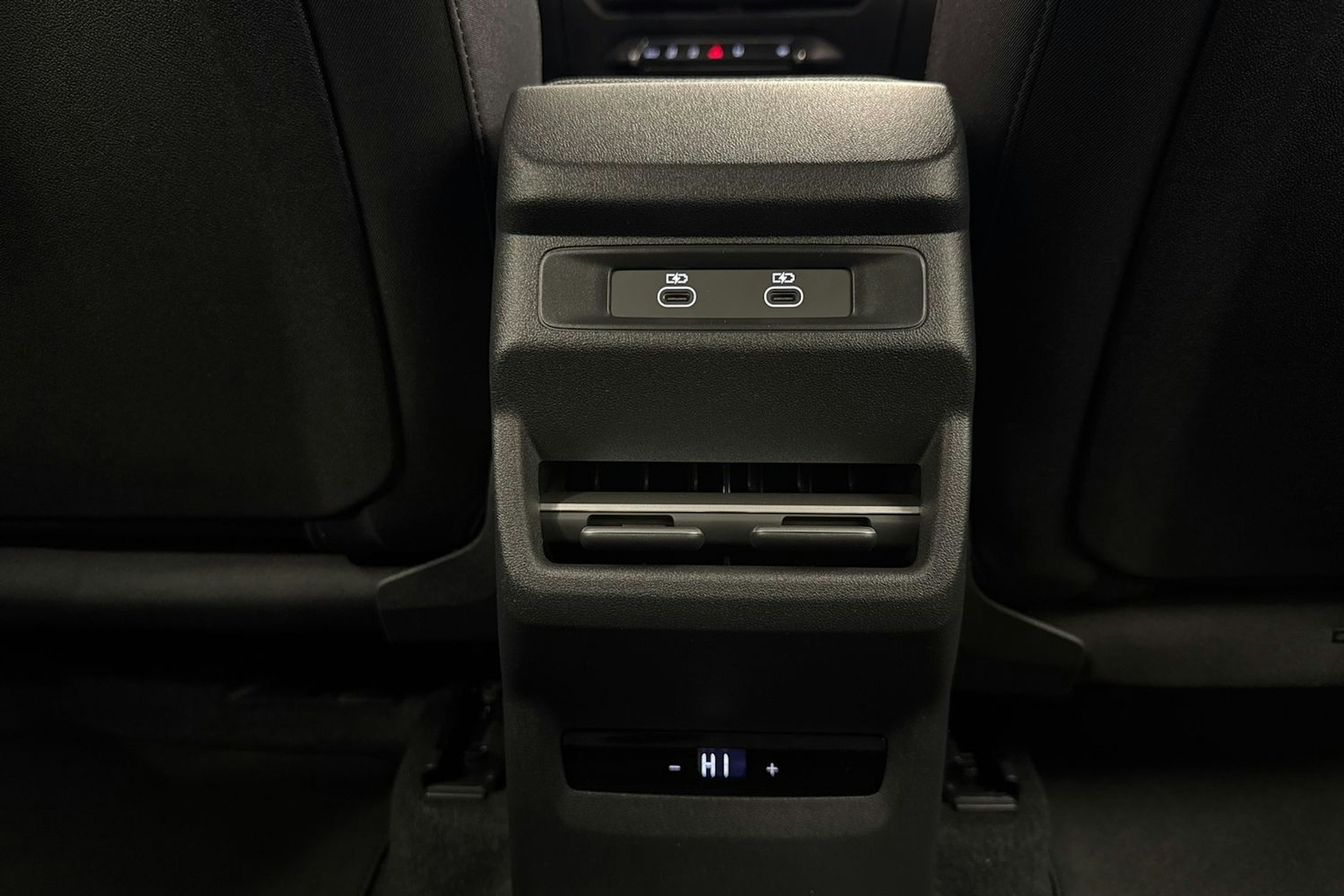 met. vihreä Audi Q3 2026 kuva 12.