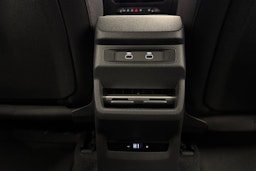 met. vihreä Audi Q3 2026 kuva 12.