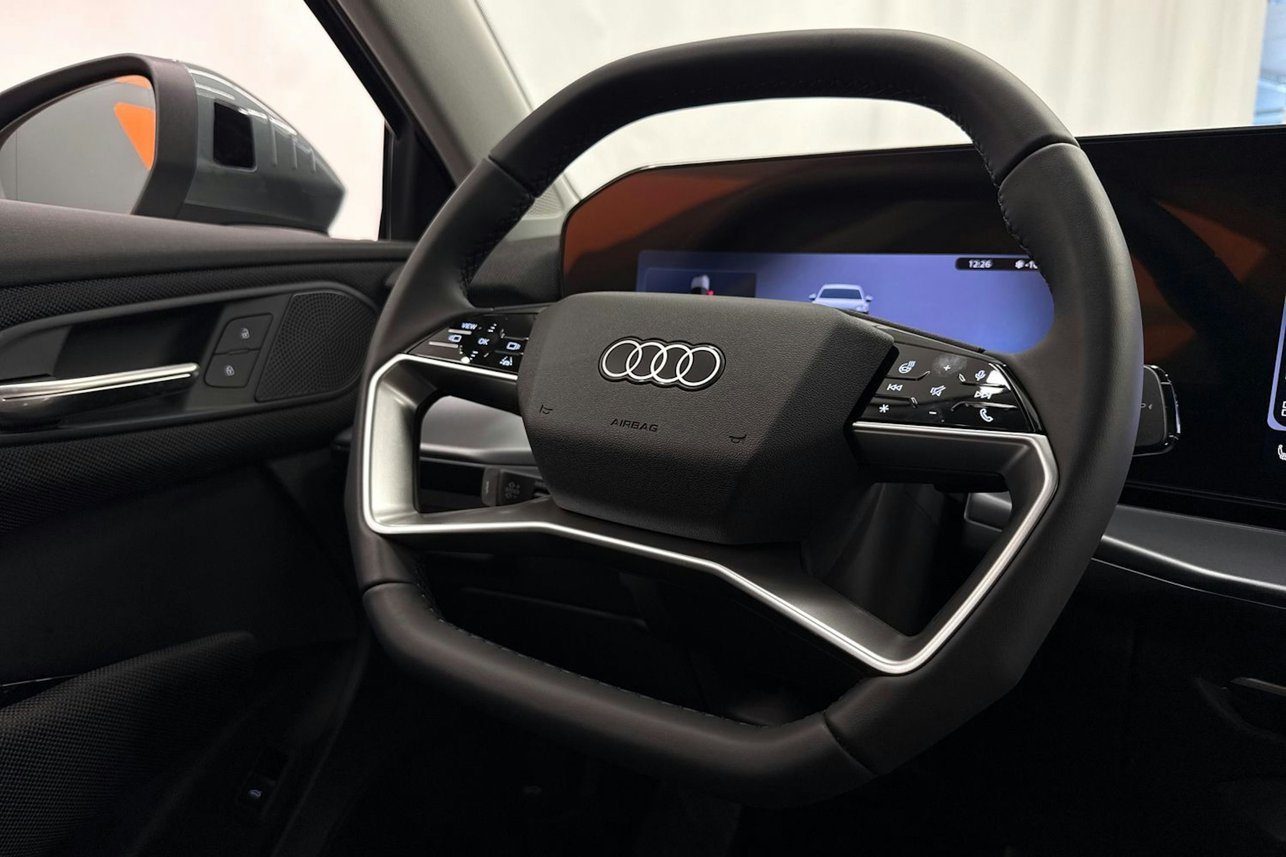 met. vihreä Audi Q3 2026 kuva 15.