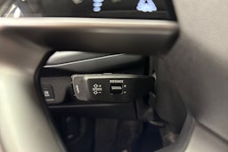 met. vihreä Audi Q3 2026 kuva 19.