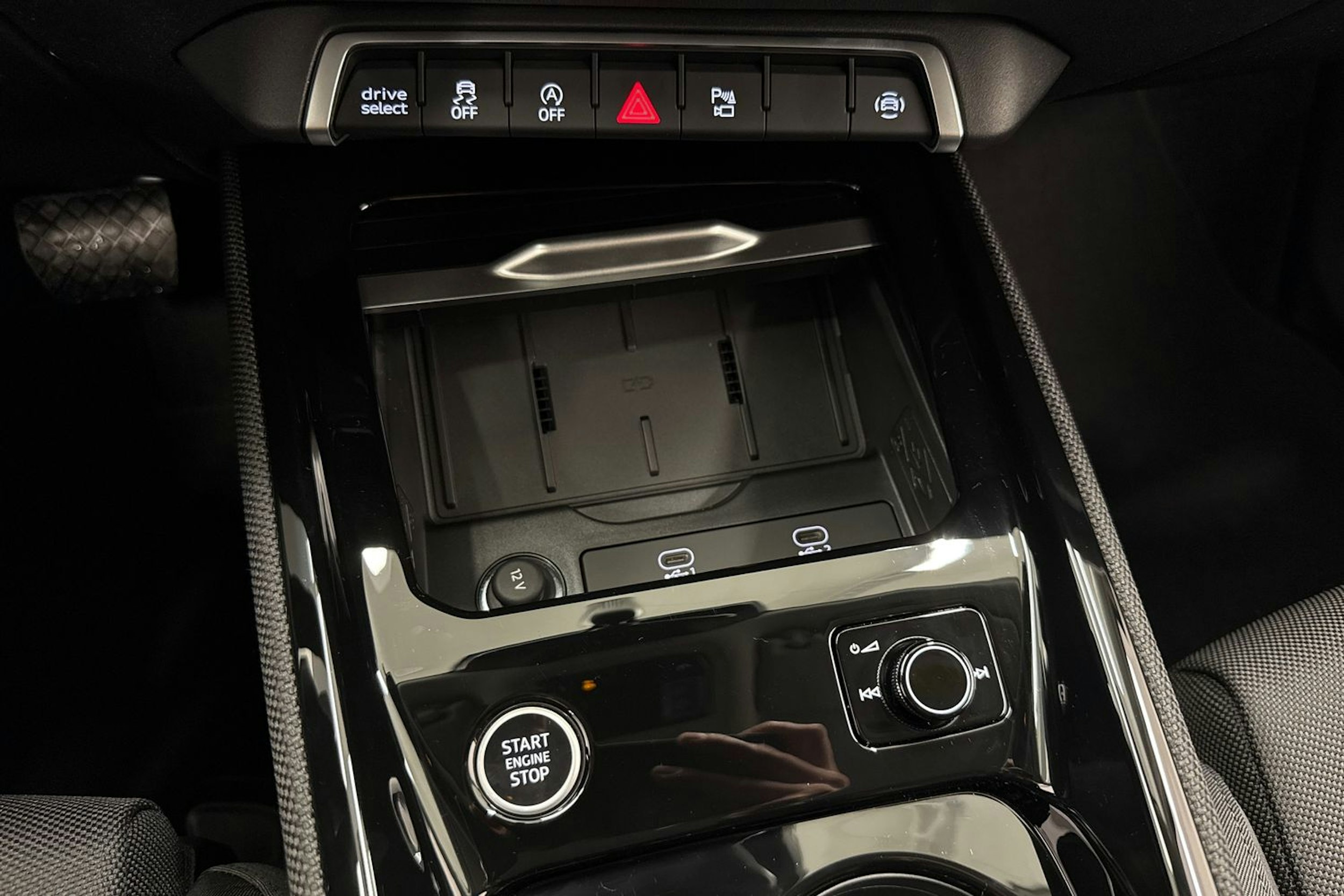 met. vihreä Audi Q3 2026 kuva 24.