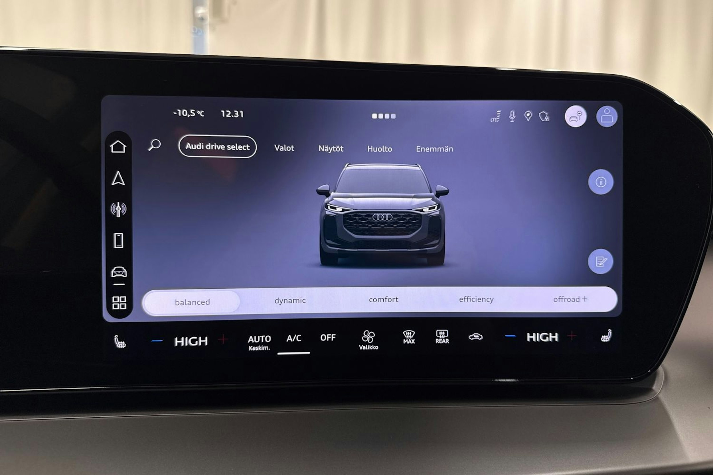 met. vihreä Audi Q3 2026 kuva 26.