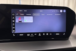 met. vihreä Audi Q3 2026 kuva 28.