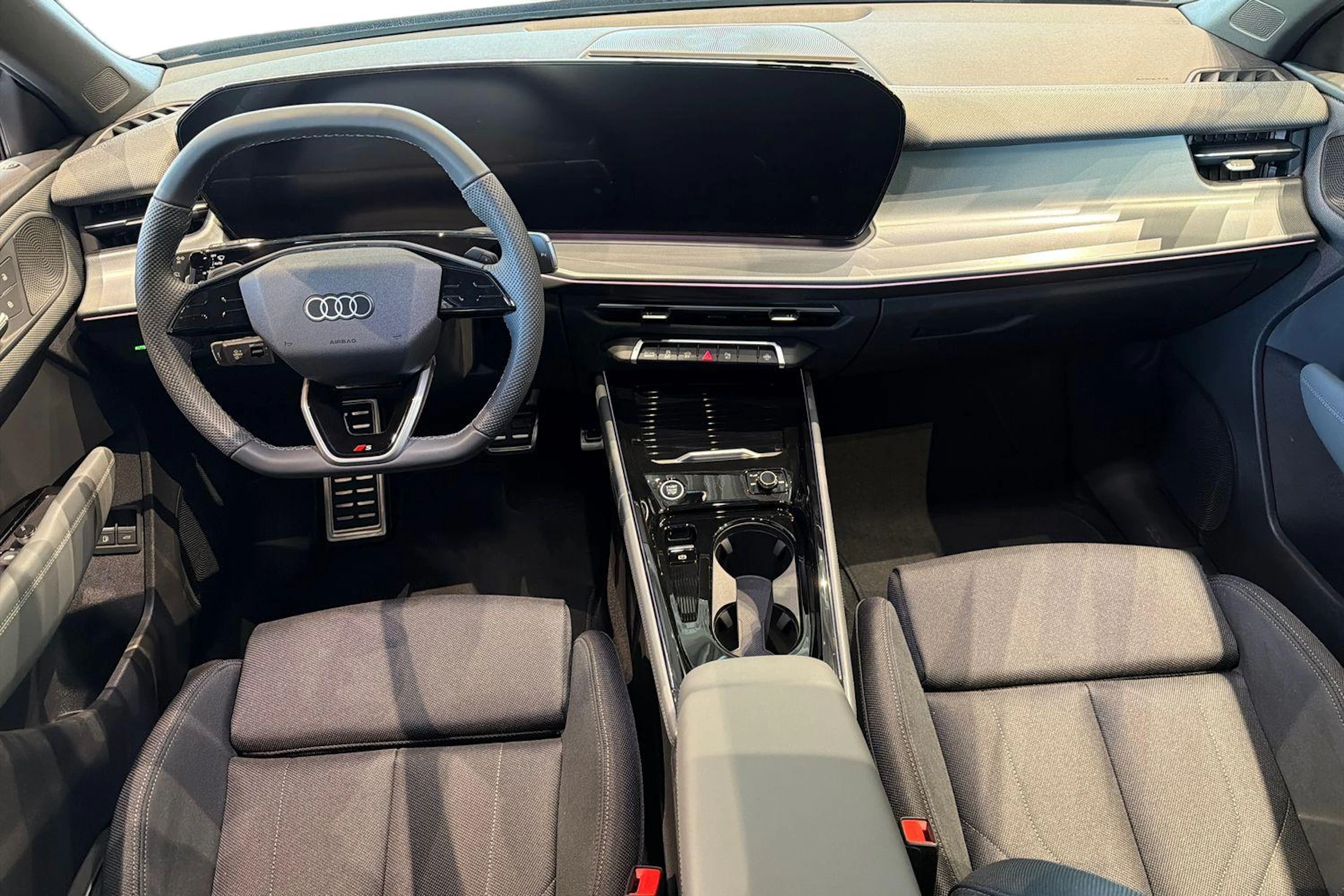 harmaa Audi Q3 2026 kuva 7.