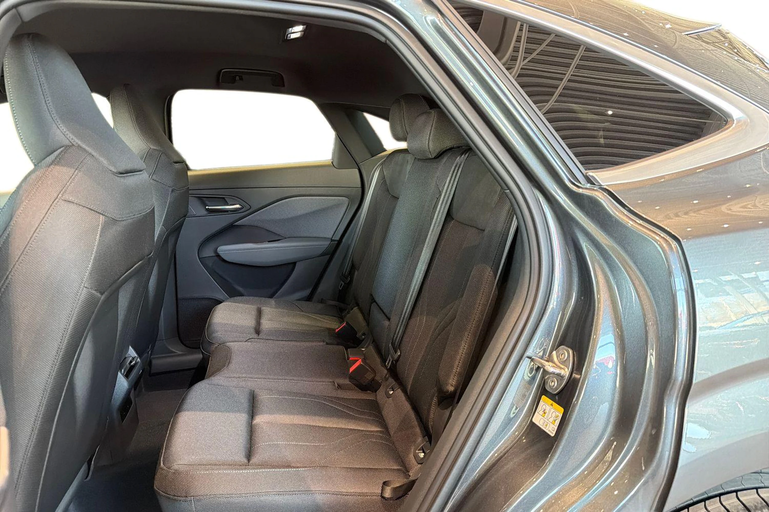 harmaa Audi Q3 2026 kuva 8.