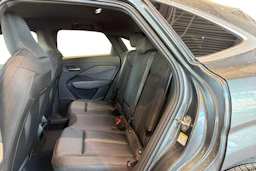 harmaa Audi Q3 2026 kuva 8.