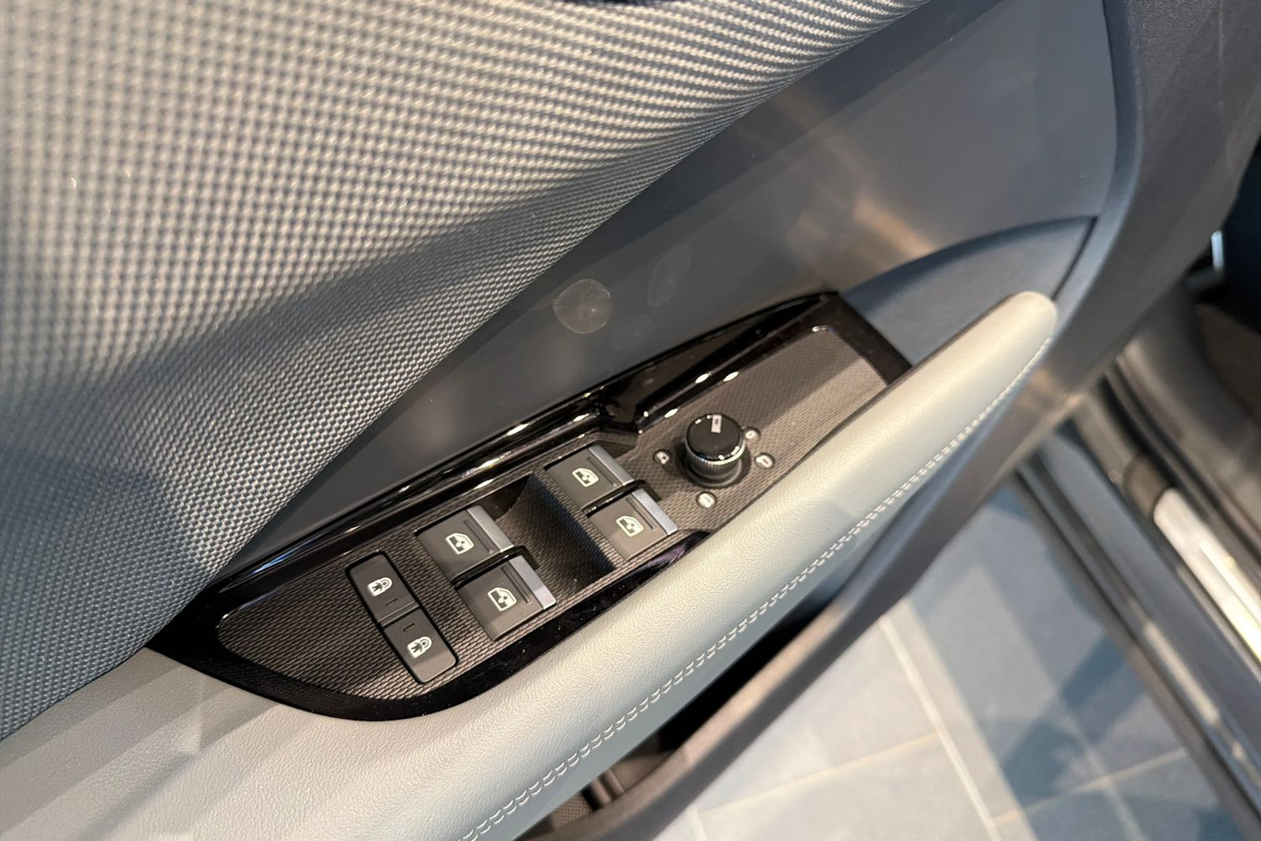 harmaa Audi Q3 2026 kuva 11.