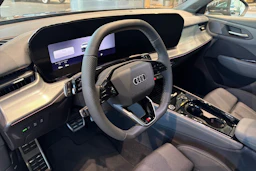 harmaa Audi Q3 2026 kuva 12.