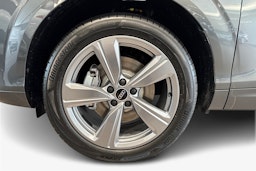 harmaa Audi Q3 2026 kuva 9.