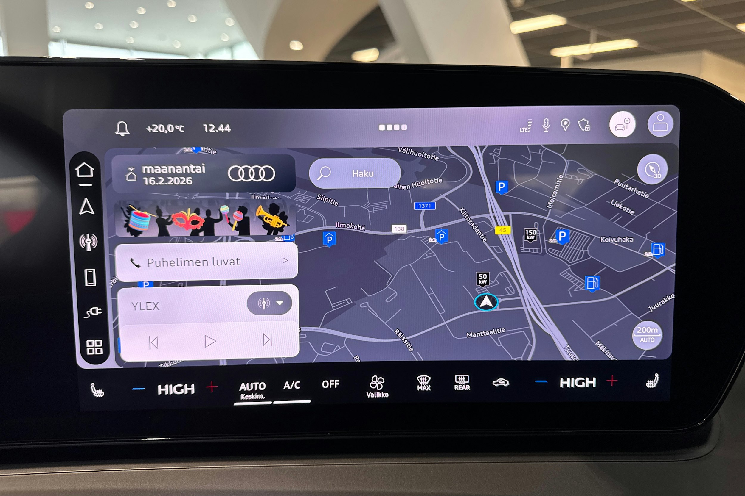 harmaa Audi Q3 2026 kuva 11.