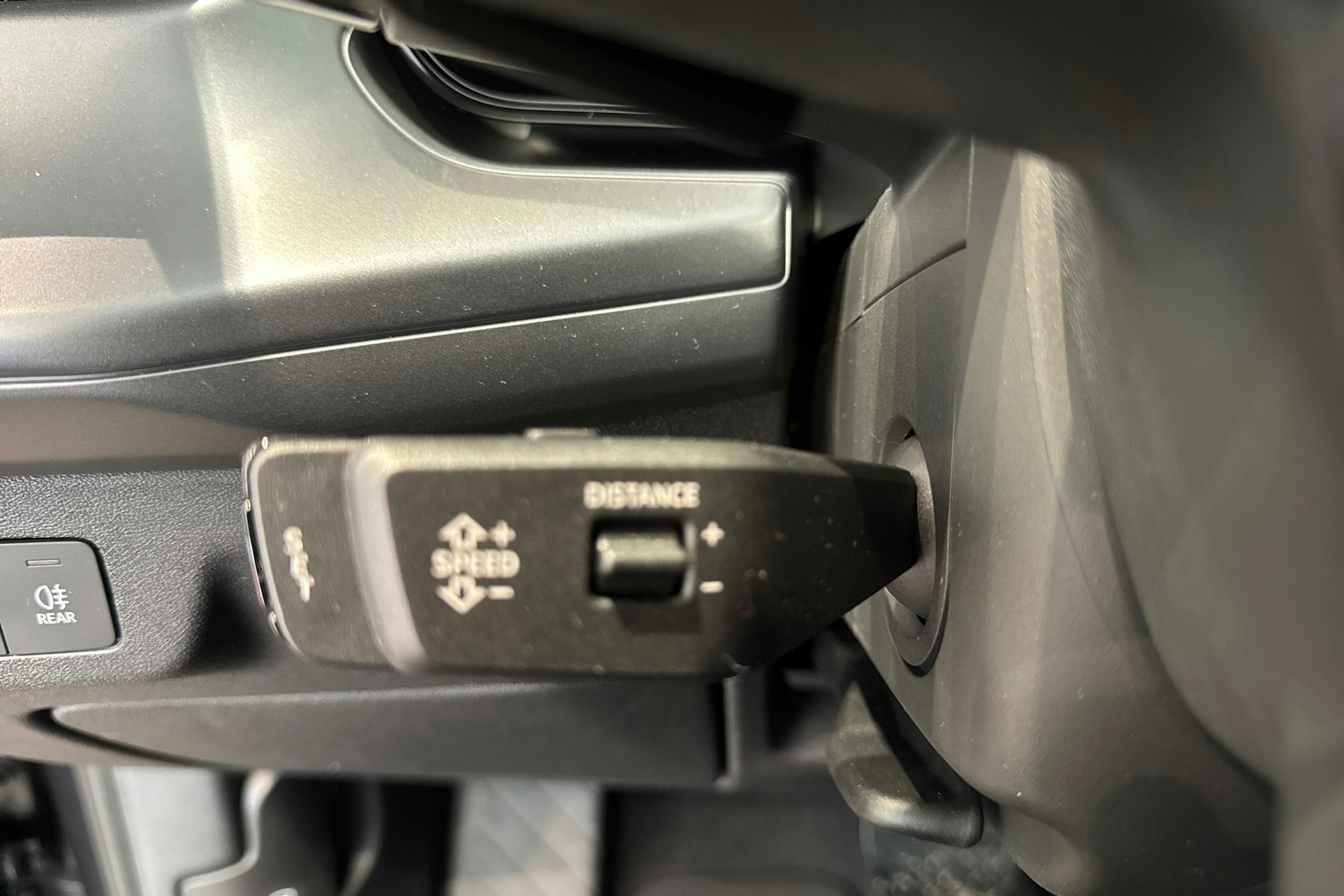 harmaa Audi Q3 2026 kuva 13.