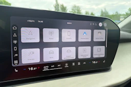 sininen Audi Q3 2026 kuva 16.