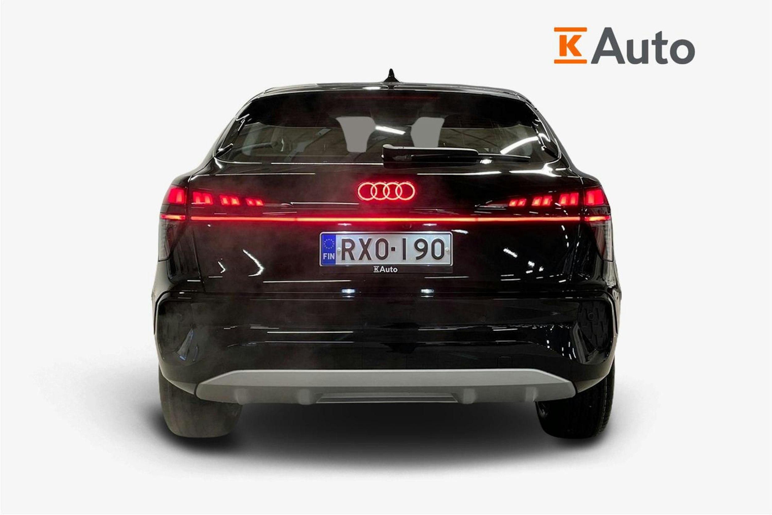 musta Audi Q3 2026 kuva 3.