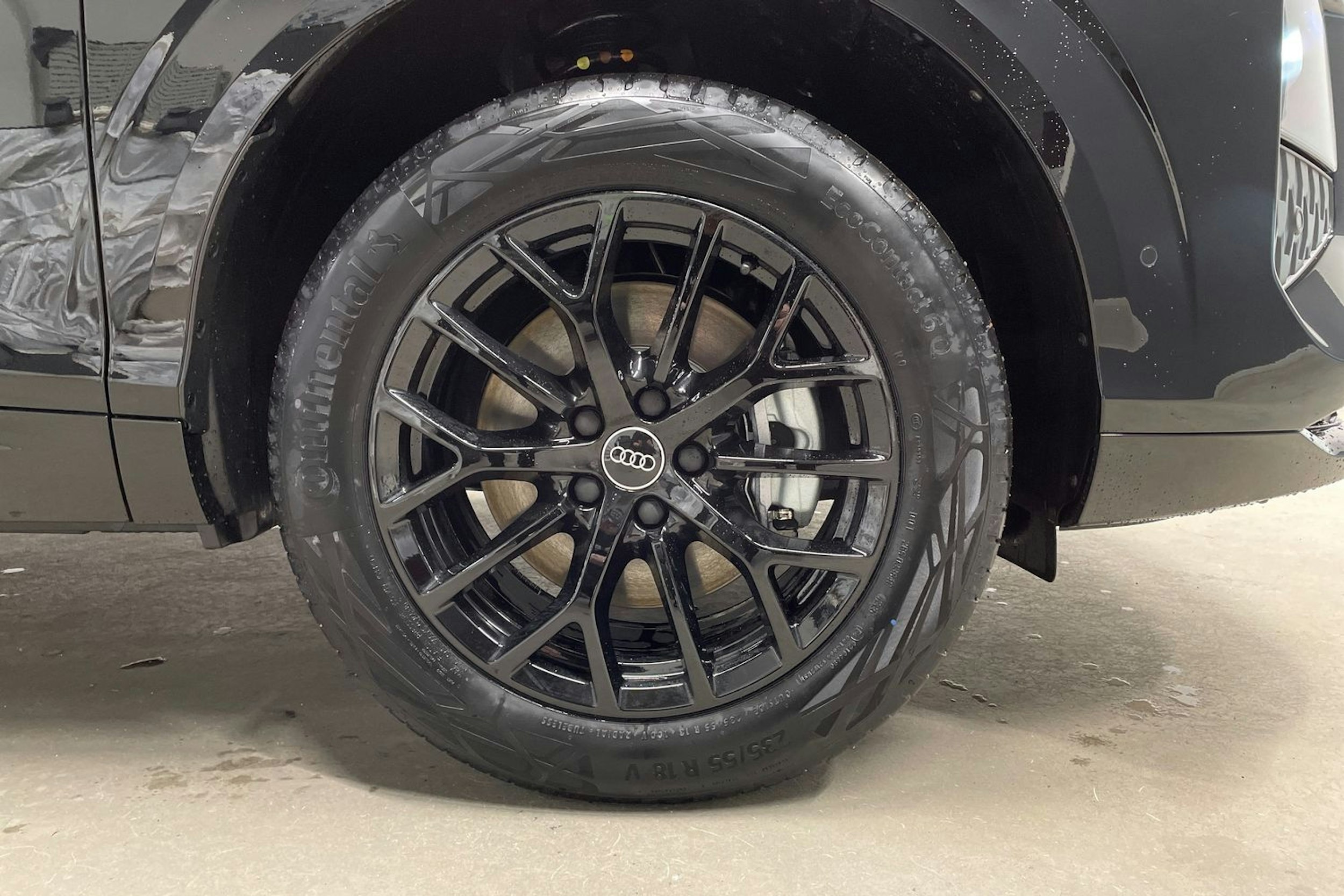 musta Audi Q3 2026 kuva 13.