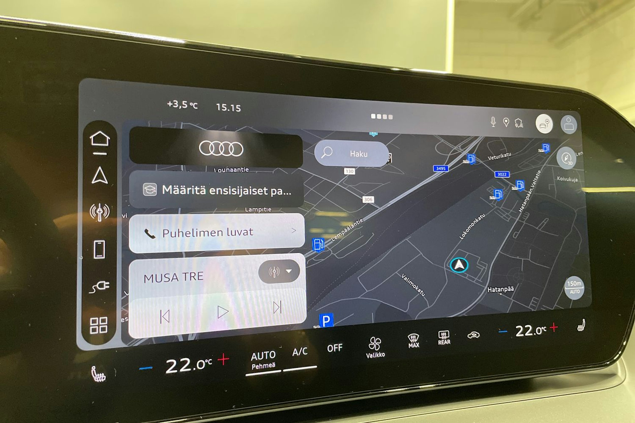 musta Audi Q3 2026 kuva 17.