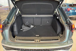 met. vihreä Audi Q3 2026 kuva 11.