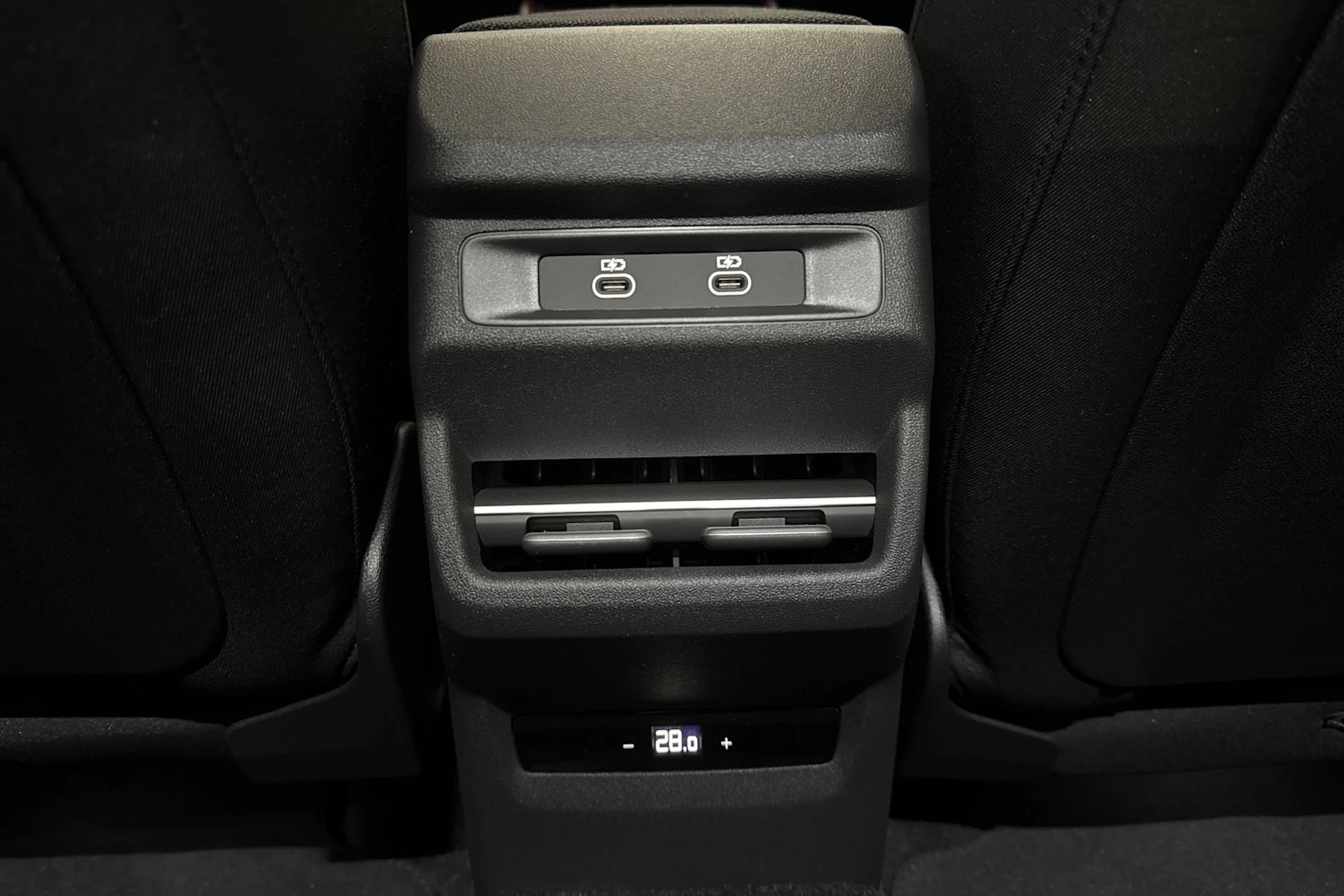 met. vihreä Audi Q3 2026 kuva 15.