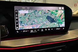 met. vihreä Audi Q3 2026 kuva 16.