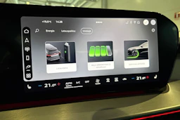 met. vihreä Audi Q3 2026 kuva 19.