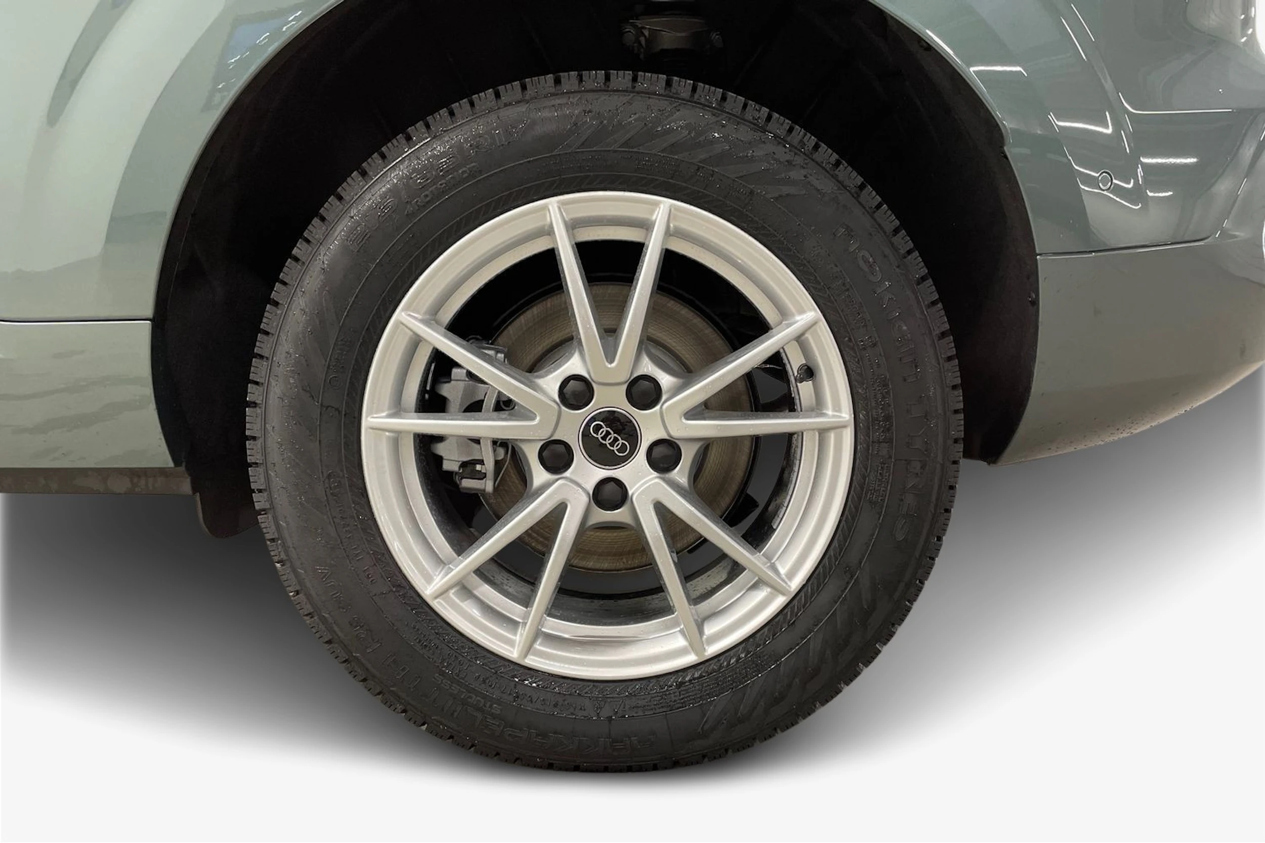 vihreä Audi Q3 2026 kuva 5.