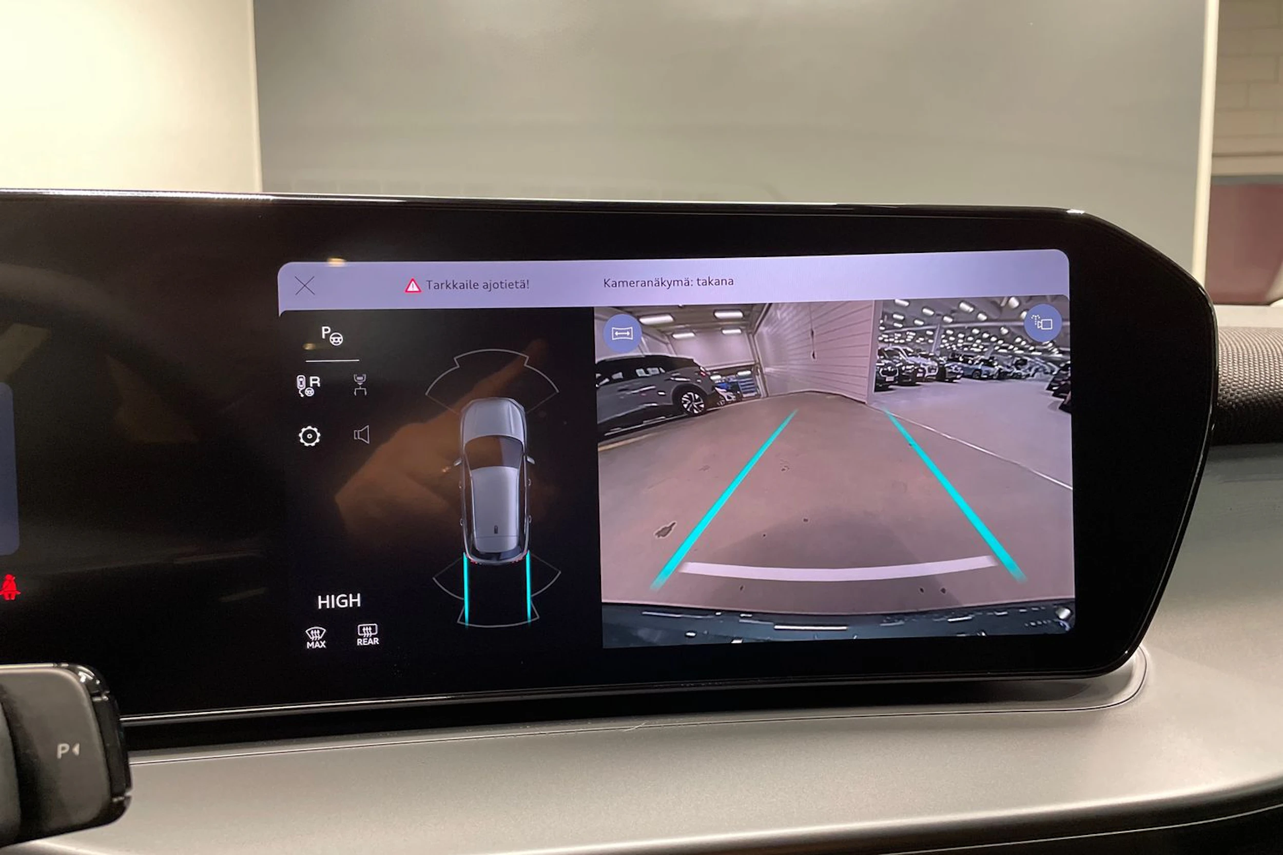 vihreä Audi Q3 2026 kuva 10.