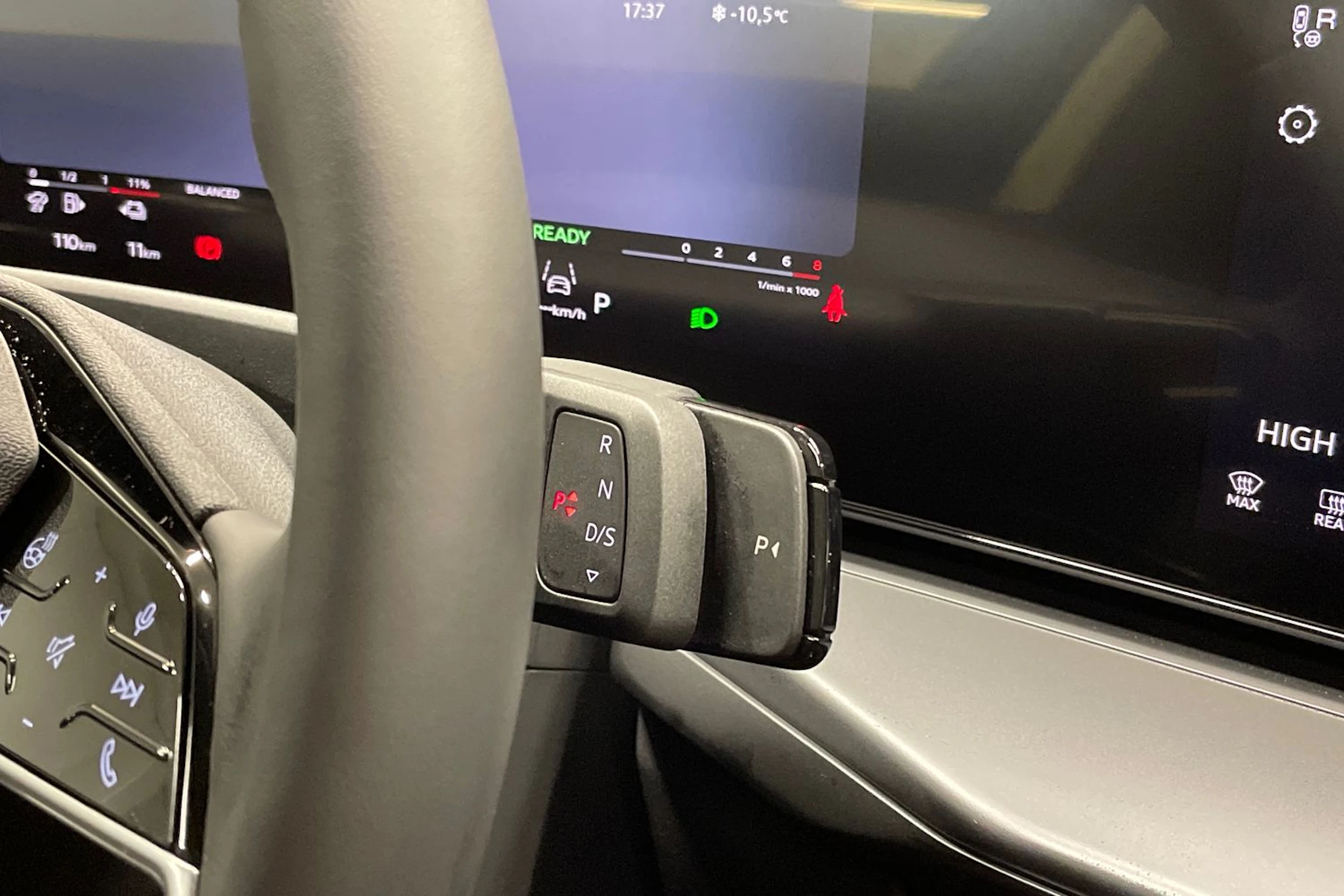 vihreä Audi Q3 2026 kuva 11.