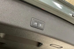 vihreä Audi Q3 2026 kuva 15.