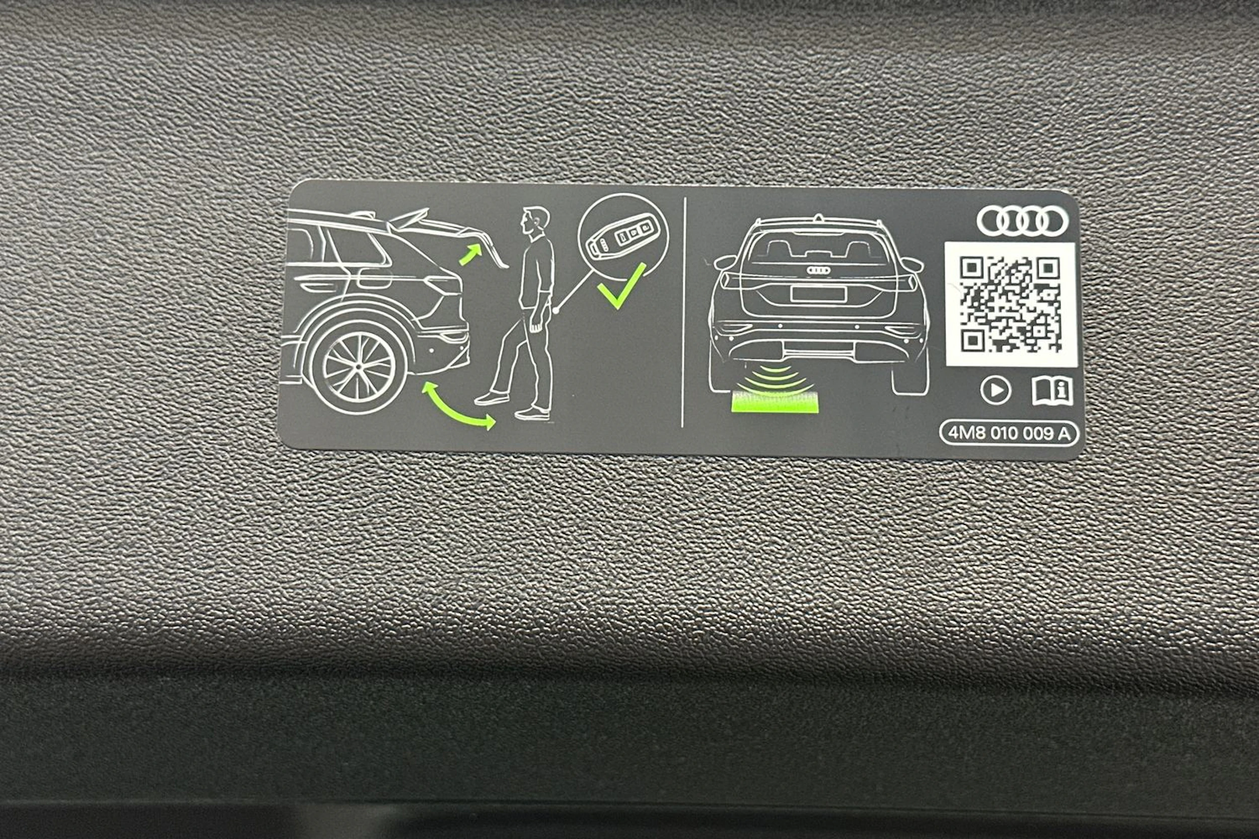 navarra sininen Audi Q3 2026 kuva 12.